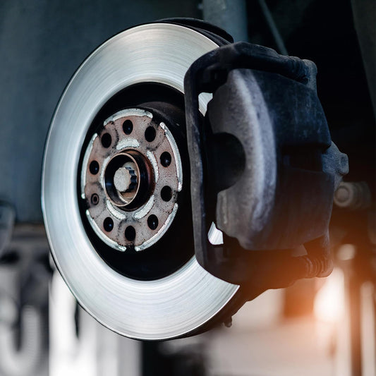 Applicazione pulitore freni frizioni e parti meccaniche su disco – Ambro-Sol 1462