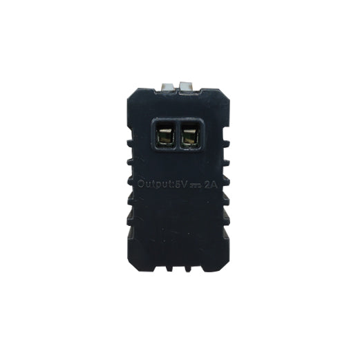 Joy 521B di Mapam: presa USB da incasso bianca compatibile con placche Matix. Porta USB singola con uscita 5V/2A per ricarica efficiente di tutti i dispositivi mobili