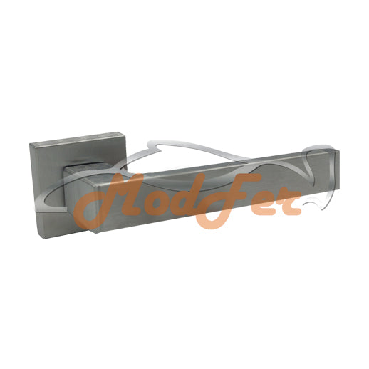 Maniglia cromata satinata per porta interna su rosetta quadrata Mariva 45x45