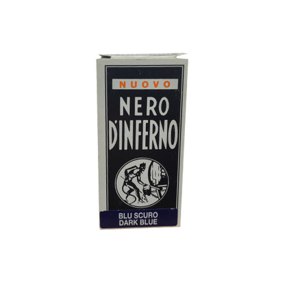 Applicazione tintura blu scuro su scarpe in pelle, prodotto Nero D'Inferno per restauro e personalizzazione pellami