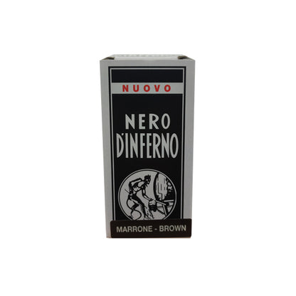 Applicazione tintura marrone su scarpe in pelle, prodotto Nero D'Inferno per restauro e colorazione pellami